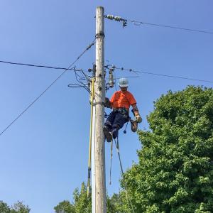 Dennis Vollrath, Polk-Burnett lineworker for 53 years