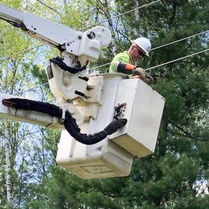 Joel Craker, Polk-Burnett lineworker for 33 years